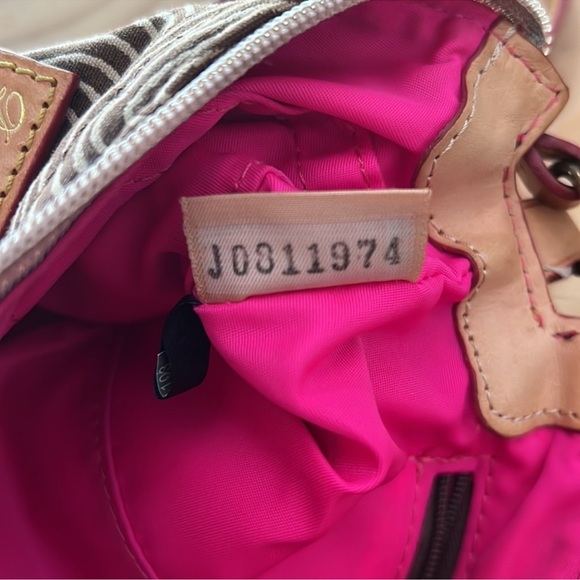 Dooney & Bourke Crossbody Bag - Picture 8 of 8